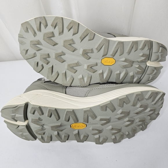 BrandBlack Aura 130 Leather & Mesh Sneaker In Grey Size 8 Vibram Sole main image 6